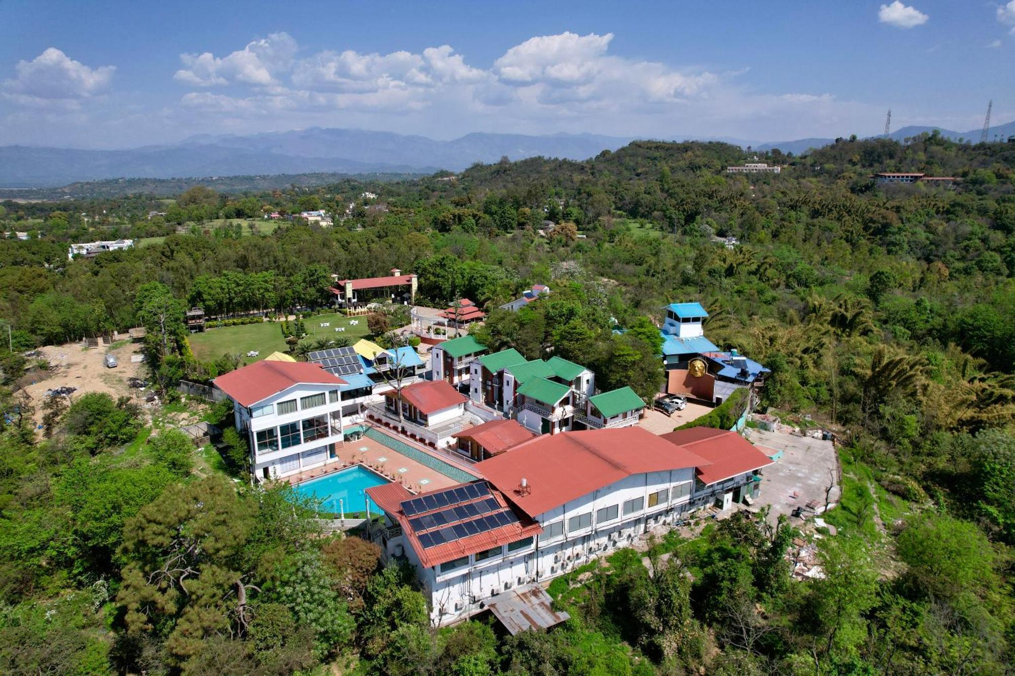 Hunky Dory Resort And Spa Dhar Khurd Exterior photo