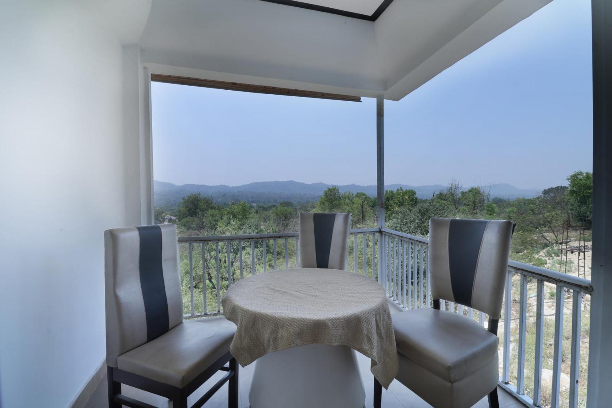 Hunky Dory Resort And Spa Dhar Khurd Exterior photo